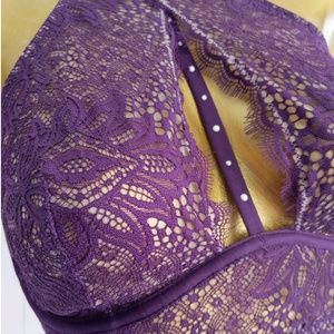 Victoria's Secret Intimates & Sleepwear - Nwt Victoria's Secret Lace Plunge Longline bra Victoria's Secret Intimates & Sleepwear - Nwt Victoria's Secret Lace Plunge Longline bra
